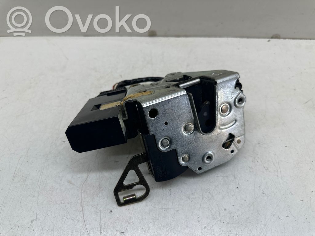 Front door lock   8353012
