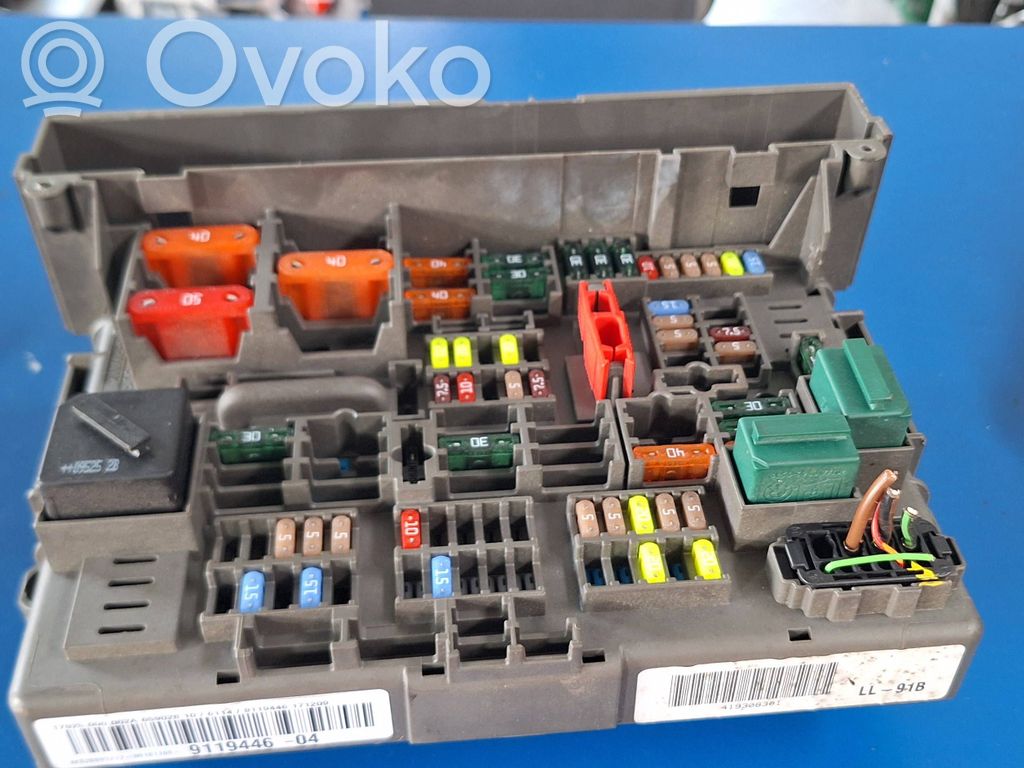 Module de fusibles   911944604