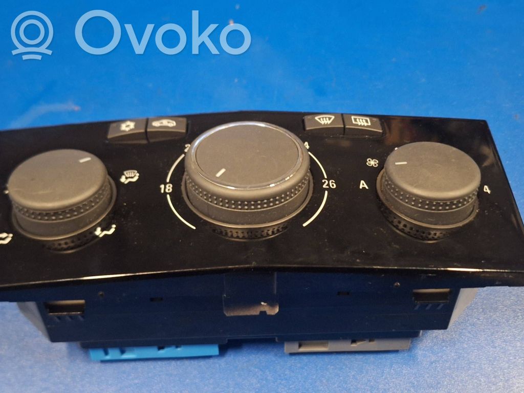 Opel Zafira B Climate control unit 