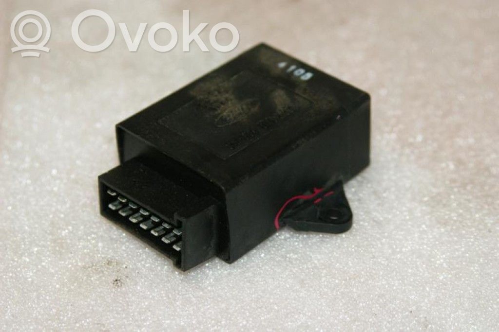 Ford Mondeo Mk III Relais d'essuie/lave-glace 