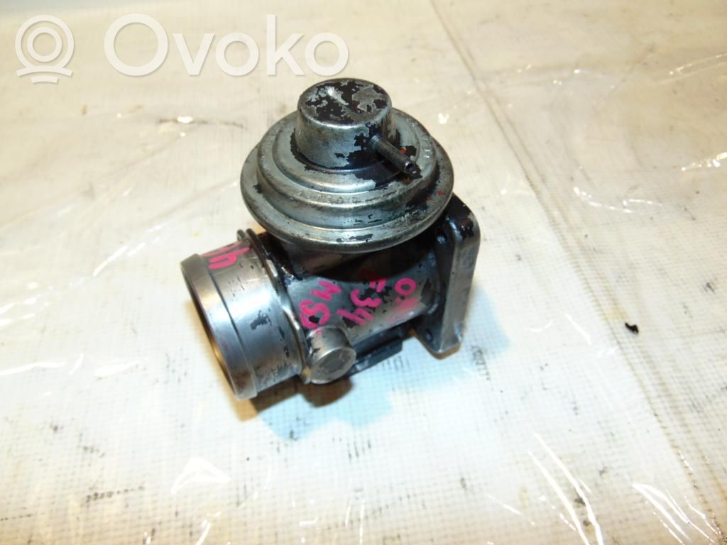 BMW 5 E39 EGR valve 