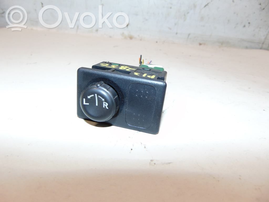 Nissan Primera Interruptor del espejo lateral 