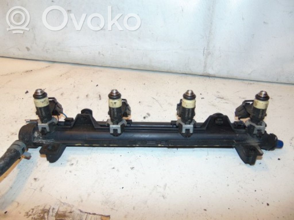 Skoda Fabia Mk1 (6Y) Listwa wtryskowa 