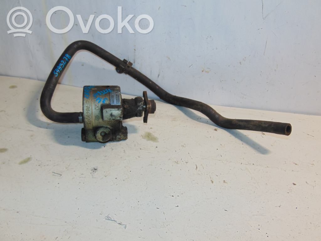 Mitsubishi Carisma Ohjaustehostimen pumppu 