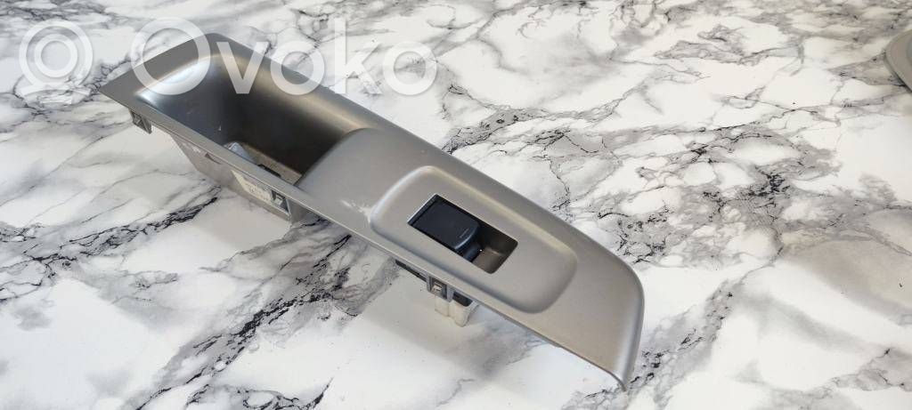 Subaru Forester SH Electric window control switch 