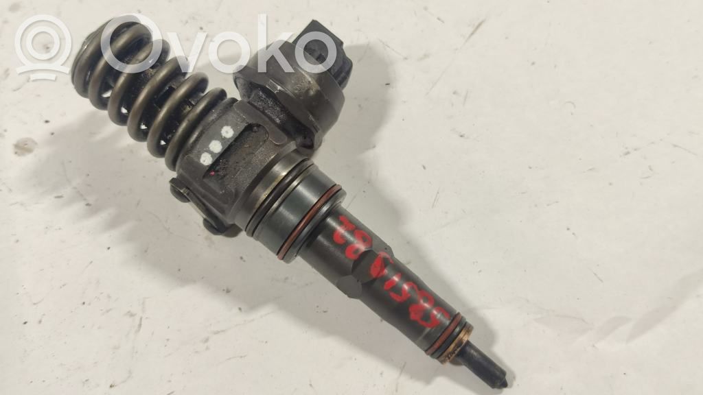 Inyector de combustible   038198073,038130073BA