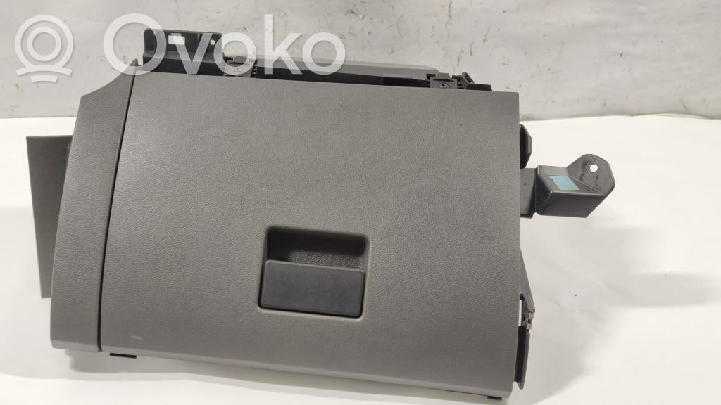 Ford C-MAX I Glove box set 