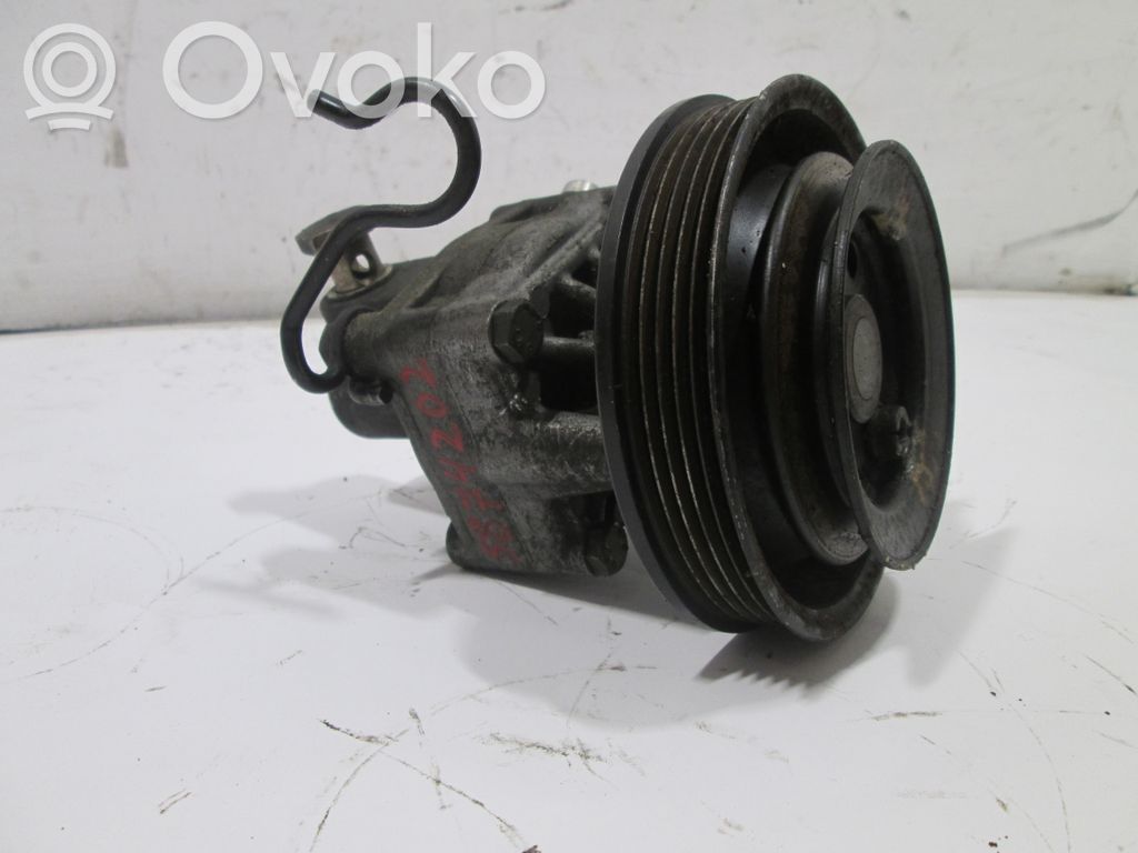 Audi A4 S4 B5 8D Ohjaustehostimen pumppu 