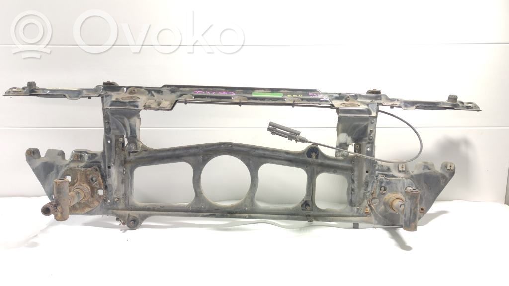 BMW 5 E39 Radiatorių panelė 