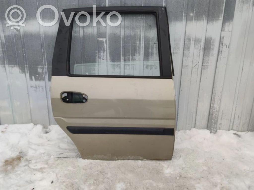 Hyundai Matrix Puerta trasera 