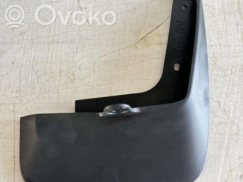 Toyota Corolla E160 E170 Takaroiskeläppä 