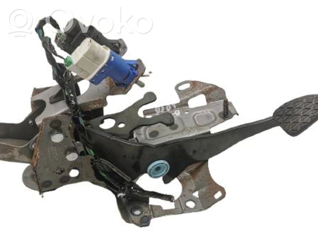 Pédale de frein   8V512450EA