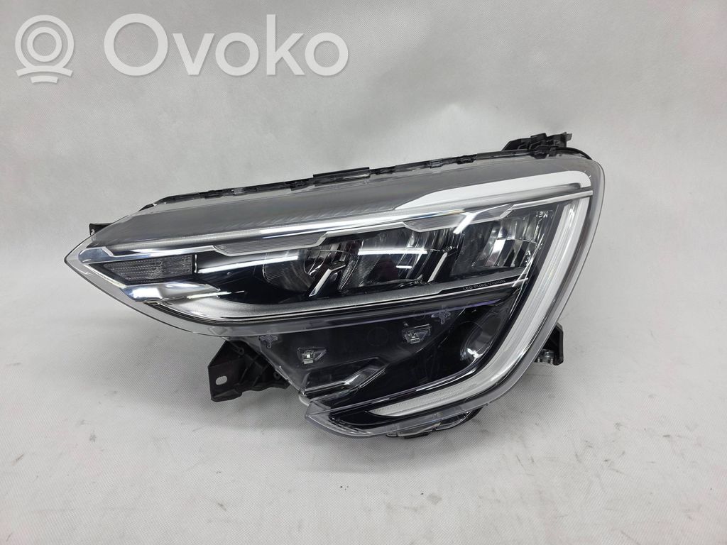 Renault Arkana Etu-/Ajovalo 