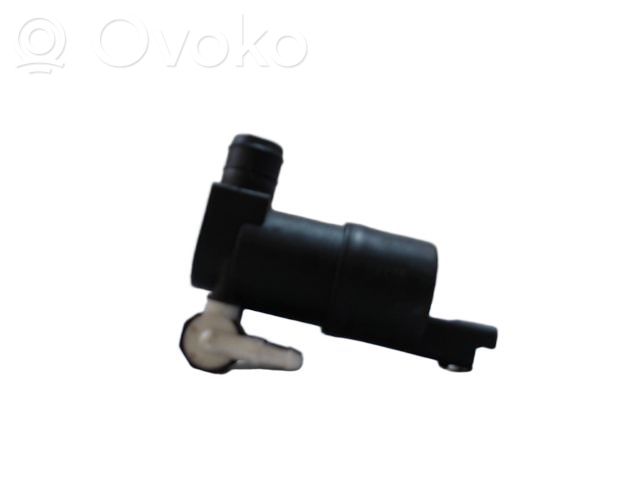 Windscreen/windshield washer pump   643475,0000643475,0000643492,04408575,04410722,116925,1298500100,150059210,150059310,15SKV013,190361,20126,289200004R,28920BU010,33215,4408575,4410722,55126,6001549443,6001549444,643460,643470,643475,643492,643498,643770,7500126,7700428336,7700428386,7700428390,7700430078,7700436687,8200030639,8200194414,88211,88214,91160063,93160293,954600,9641553980,9643447980,9722,LG260,SP033