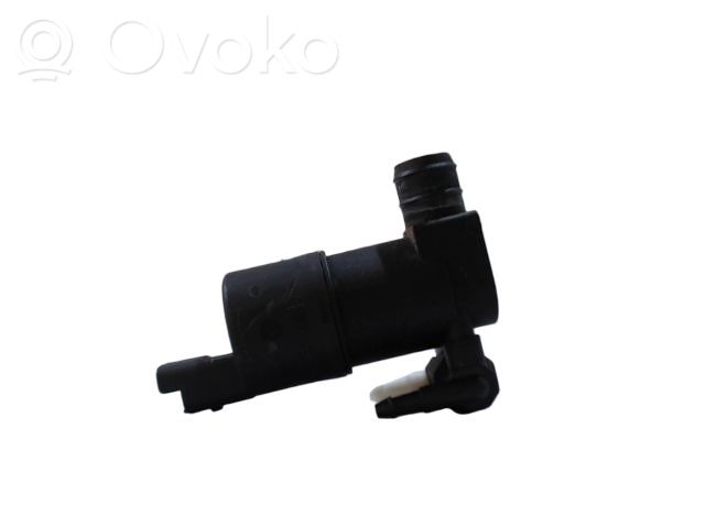 Windscreen/windshield washer pump   643475,0000643475,0000643492,04408575,04410722,116925,1298500100,150059210,150059310,15SKV013,190361,20126,289200004R,28920BU010,33215,4408575,4410722,55126,6001549443,6001549444,643460,643470,643475,643492,643498,643770,7500126,7700428336,7700428386,7700428390,7700430078,7700436687,8200030639,8200194414,88211,88214,91160063,93160293,954600,9641553980,9643447980,9722,LG260,SP033