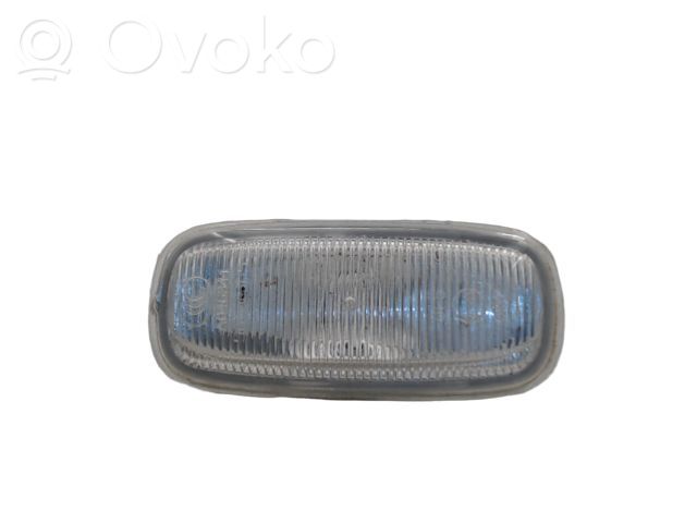 Front fender indicator light   4B0949127,00140600,0315913,093020,1016278,1052001,15120579,185231052,270107011,3003505,3103505,315913,44080431,44080432,4411408NUE,4B0949127,502037,714098349019,8E0949127,98349019,AD0164142,AD0194141,AD0324041,AD0324141,AD3024141,E26002,FL0024,FL0025
