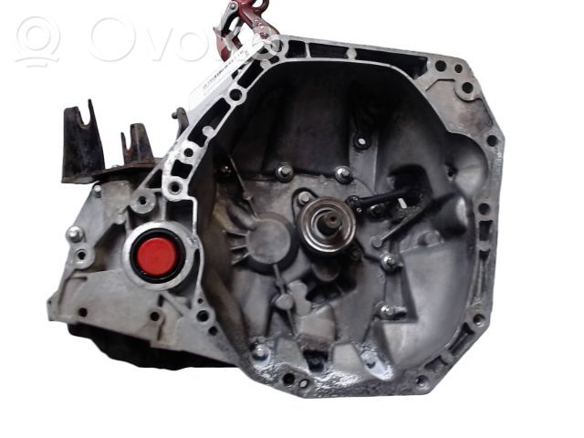 Nissan Micra C+C Mechaninė 6 pavarų dėžė 