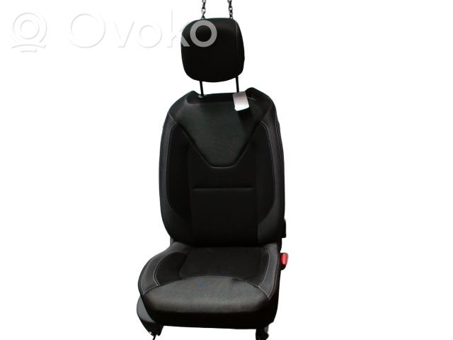 Renault Clio IV Etumatkustajan istuin 