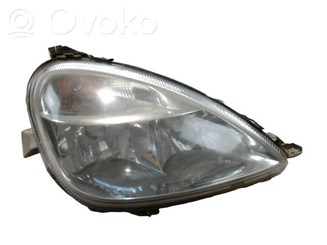 Lampa przednia   1688201861,11503006,1680180,1680182,1688200261,1688201861,200331052,2742701,3015952,3015952M,318068,35050124A1,35050146,35050152,354210021,38022040,38122040,4401118RLDEM1,4401134RLDEM,710301192202,A1688200261,A16882016211761,A1688201861,E11226,E11227,E11228,E11229,ME3224903,ME3224903BO,PP0757D