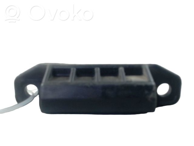 Toyota Prius (XW50) Motor de la cerradura/cierre del maletero/compartimento de carga 