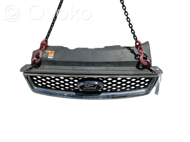 Ford Focus Front bumper upper radiator grill 