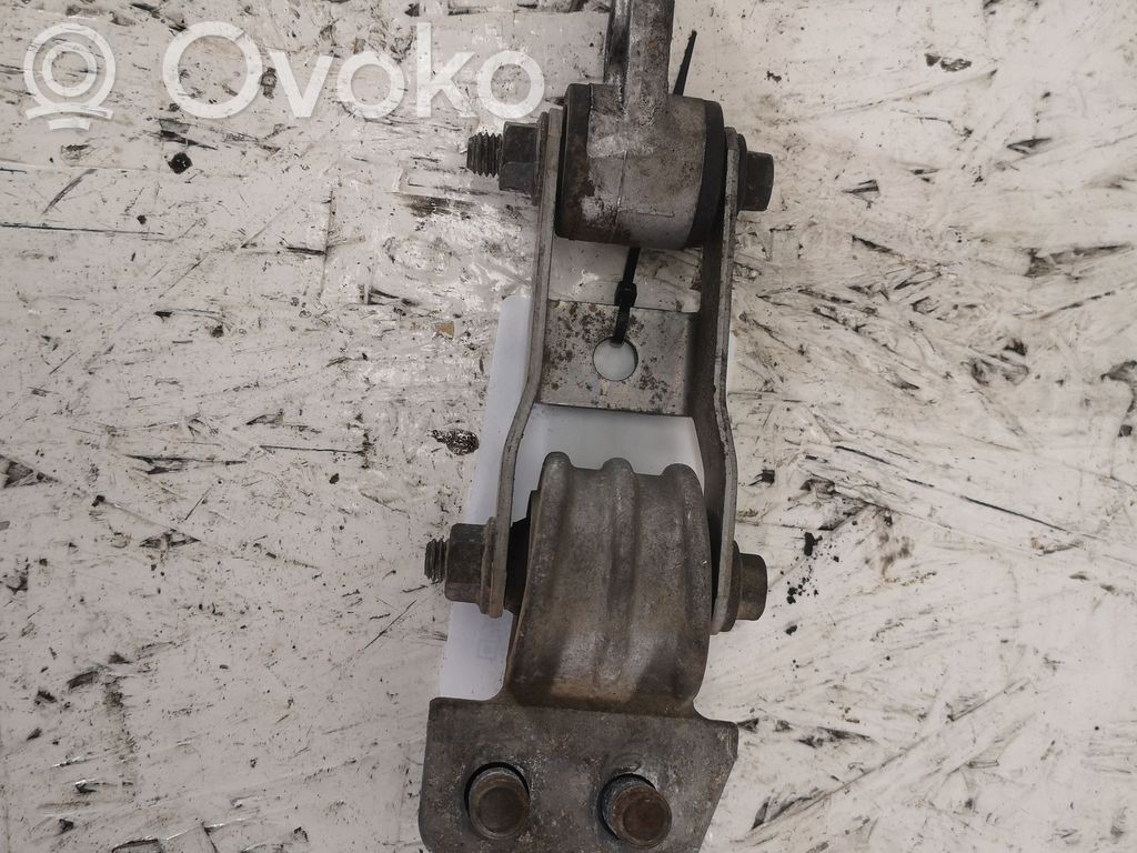 Volvo V70 Gearbox mounting bracket 