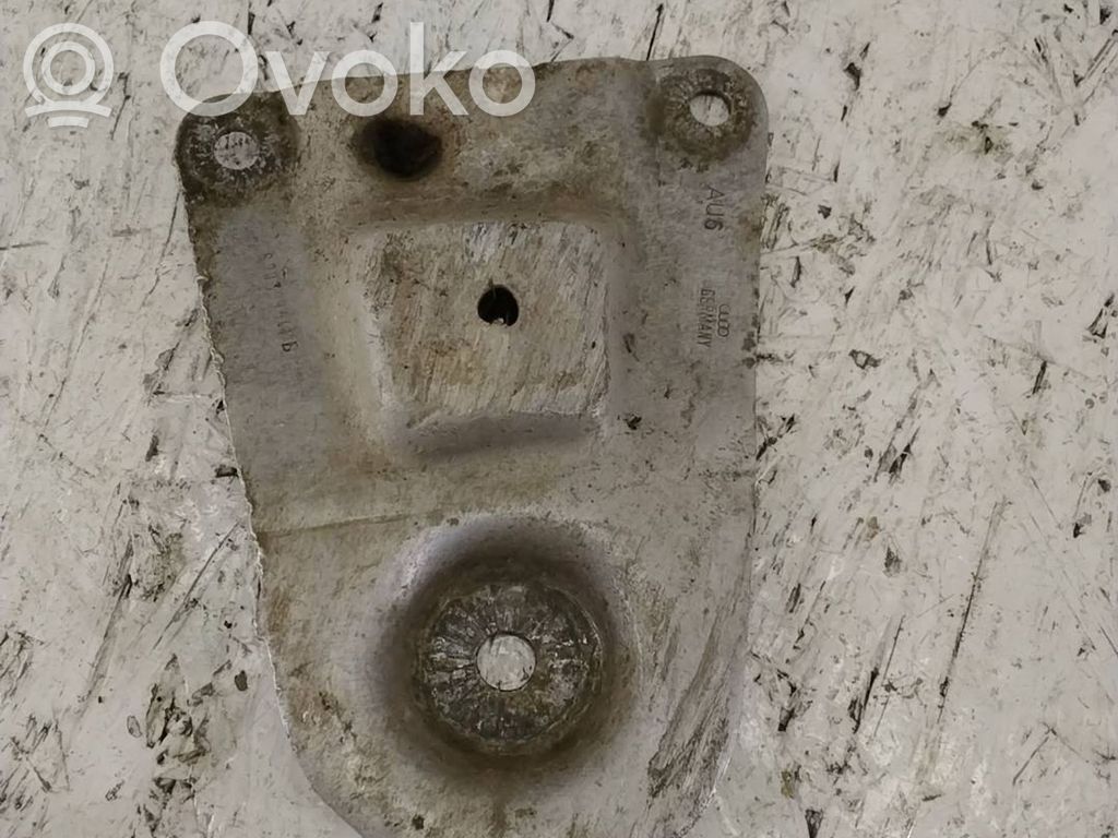 Audi A6 Allroad C5 Engine mounting bracket 