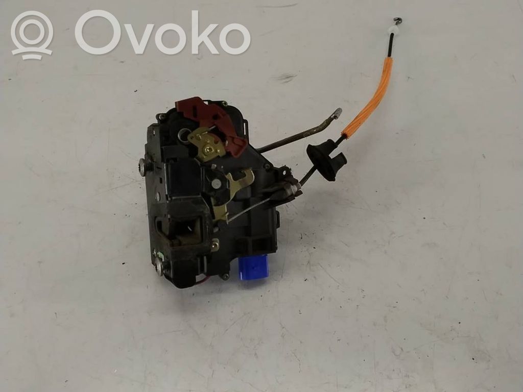 Front door lock   4E2837015,910488337