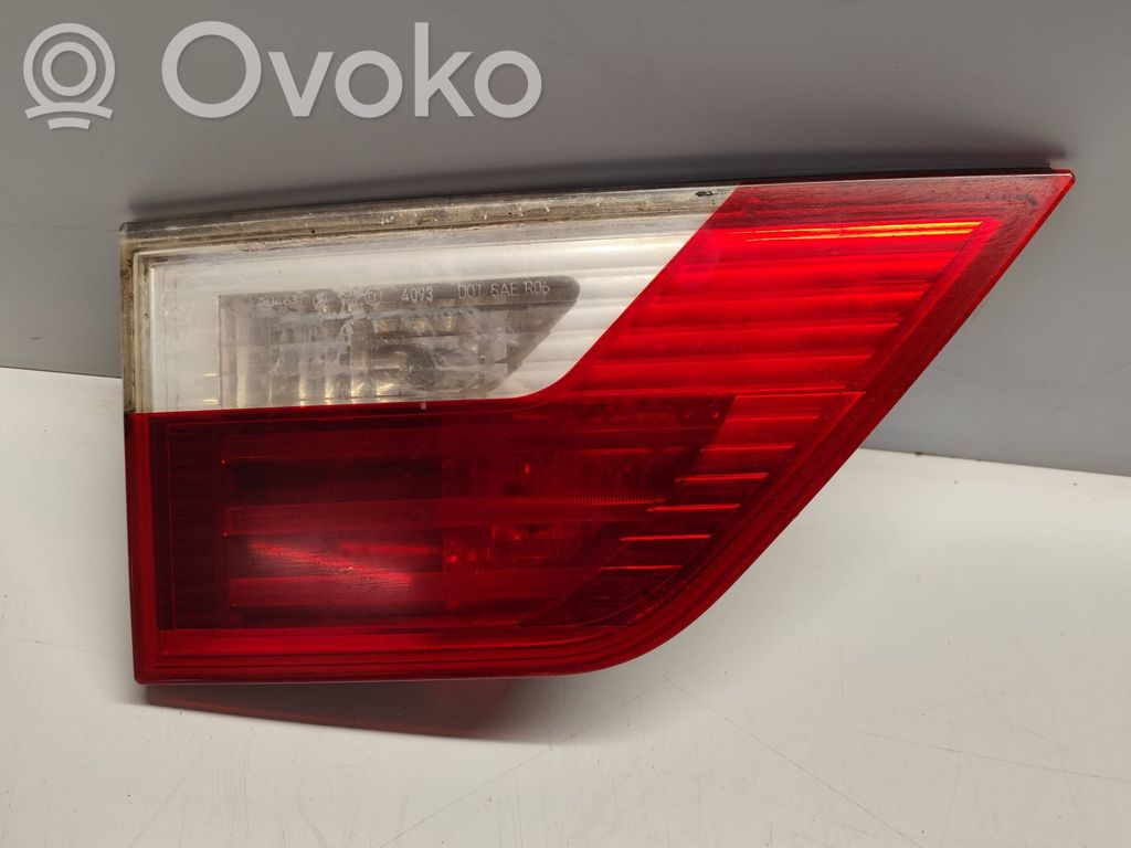 BMW X3 E83 Aizmugurējais lukturis pārsegā 