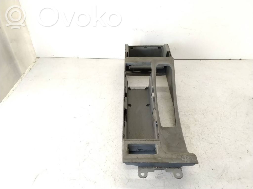 BMW 3 E46 Centrālā konsole 