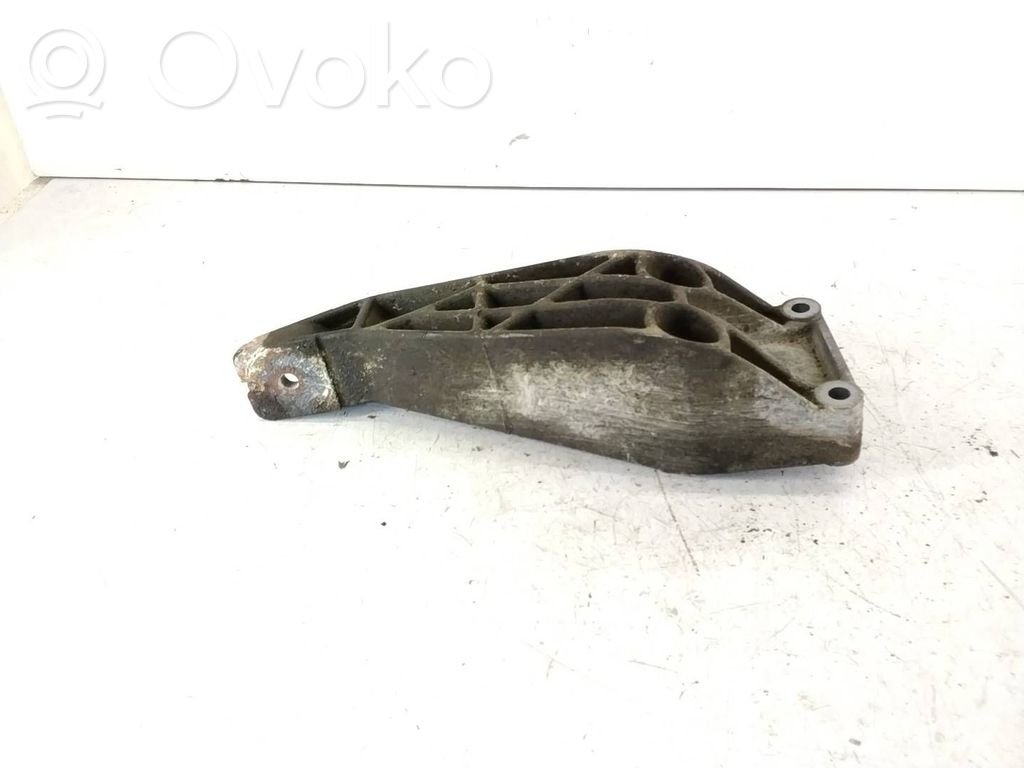 Opel Vectra B Engine mounting bracket 