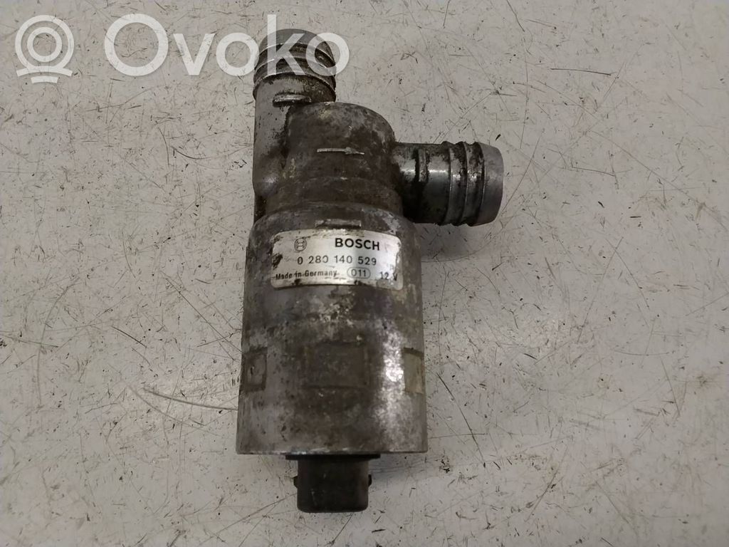 BMW 3 E36 Laisvos eigos vožtuvas (reguliatorius) 