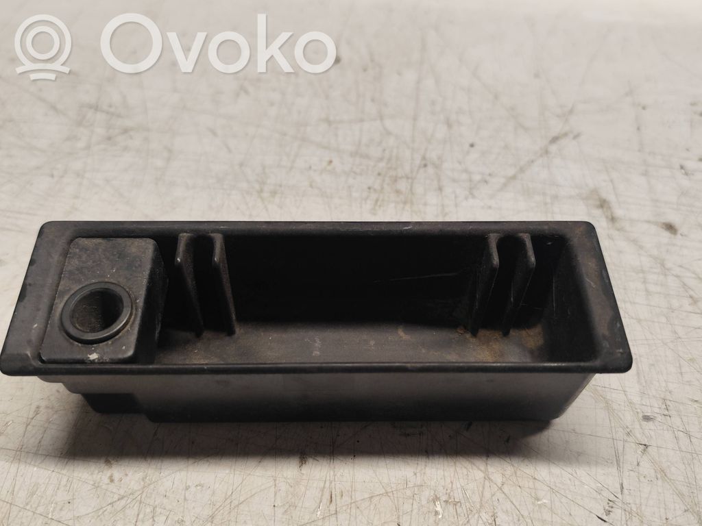 Ashtray (front)   8229175