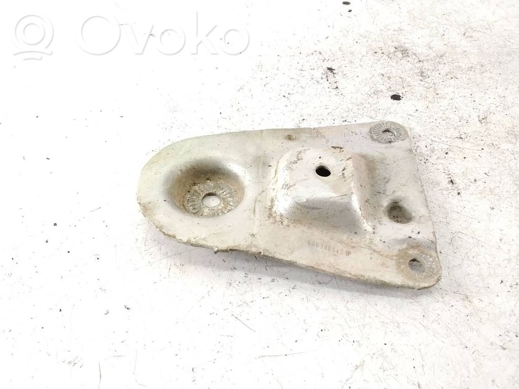 Volkswagen PASSAT B5.5 Engine mounting bracket 