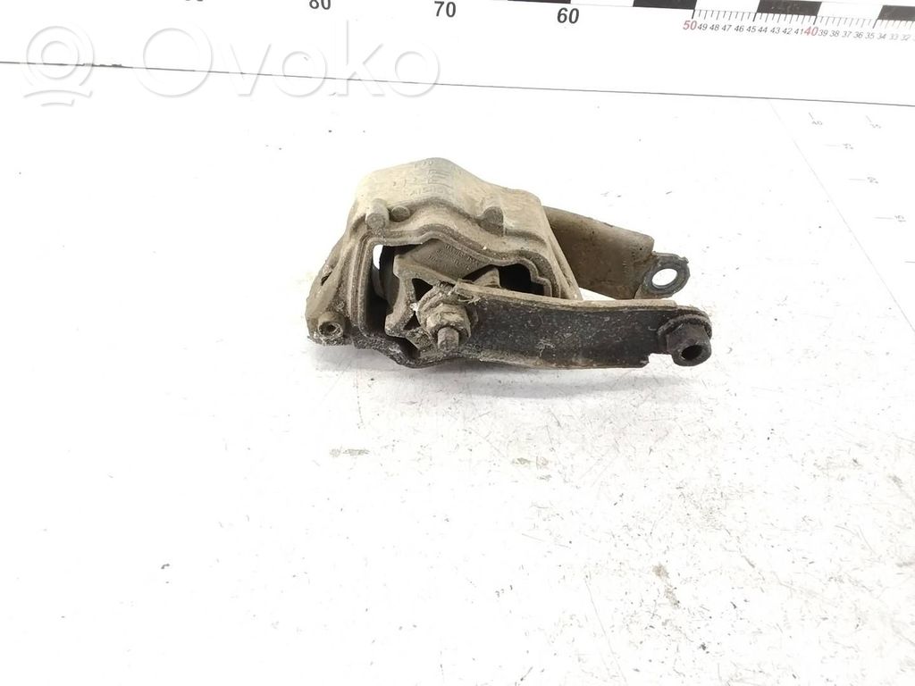 Volvo V60 Engine mount bracket 