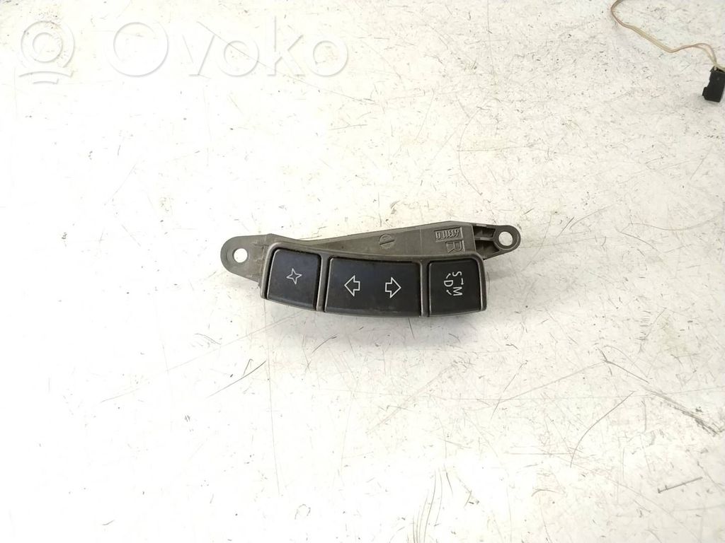 Boutons / interrupteurs volant   03746710,555288500,6911586