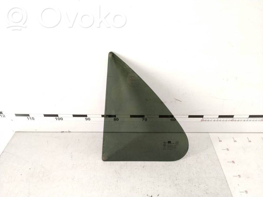 KIA Sorento Ventanilla de ventilación de la puerta trasera 