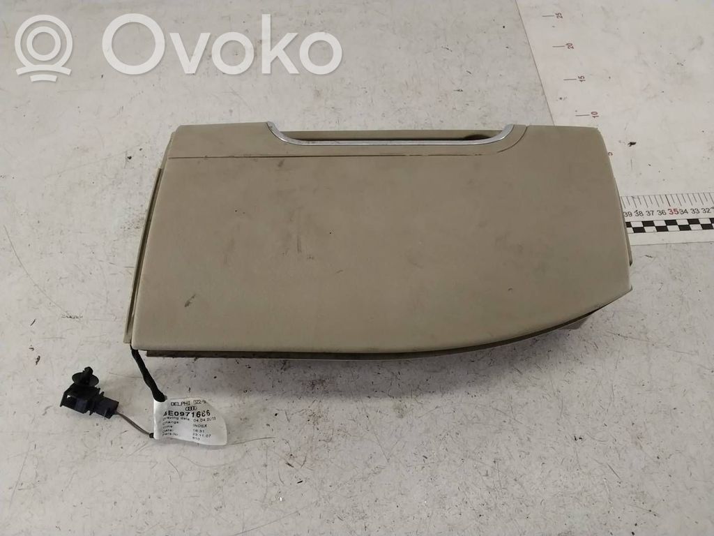 Audi A8 S8 D3 4E Daiktadėžė priekinių durų 