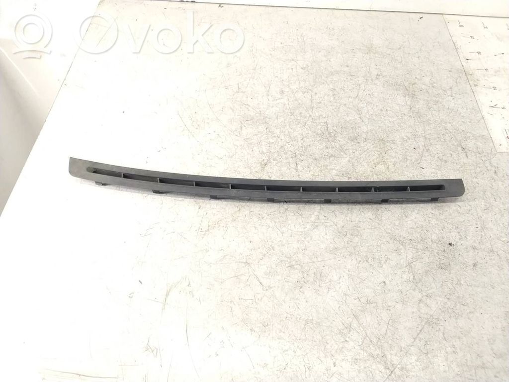 BMW 3 E36 Lango oro grotelės 