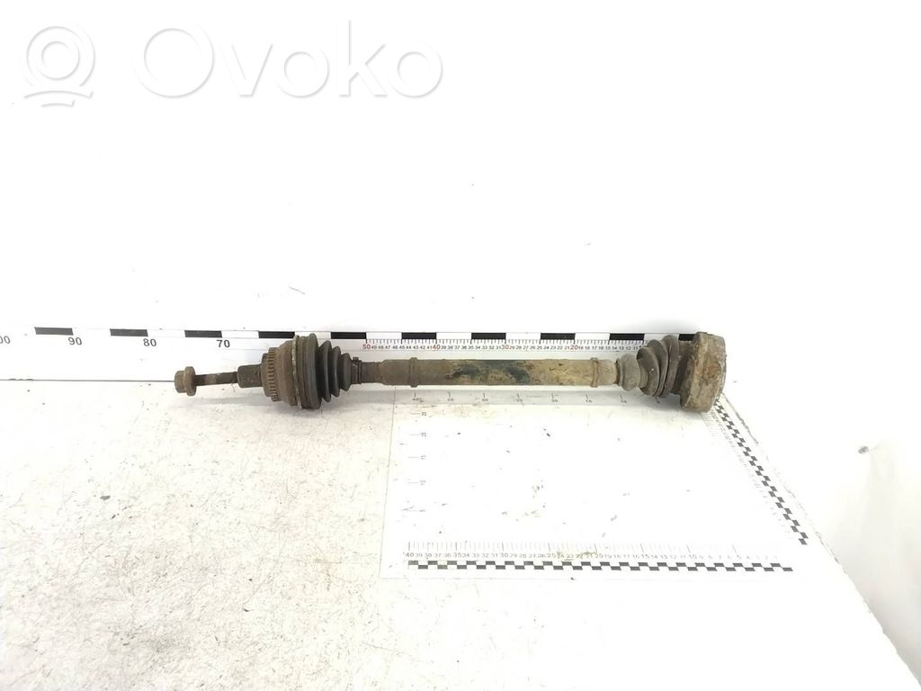 Etuvetoakseli