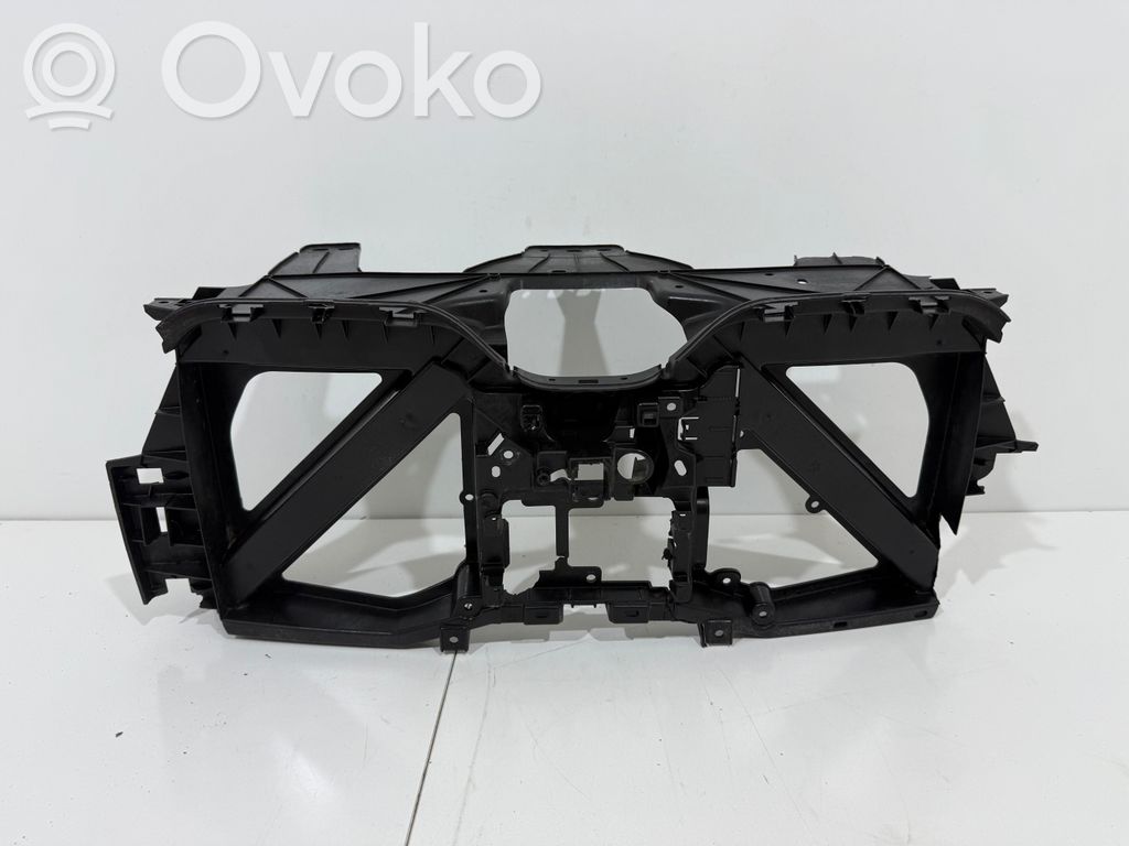 BMW 4 G22 G23 G24 G26 Radiatoru paneļa augšējā daļa (televizors) 