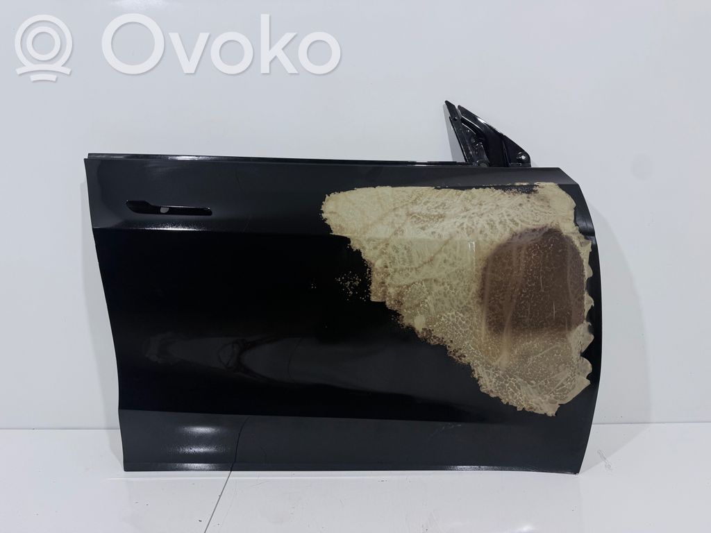Tesla Model Y Дверь 