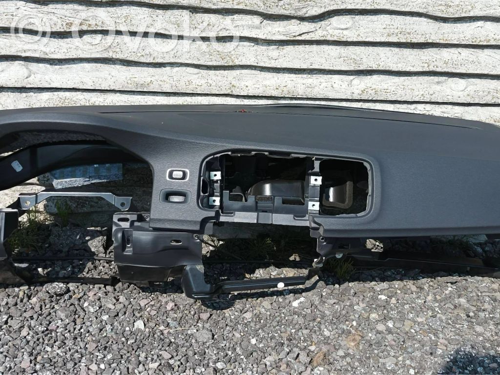 Volvo S60 Dashboard 