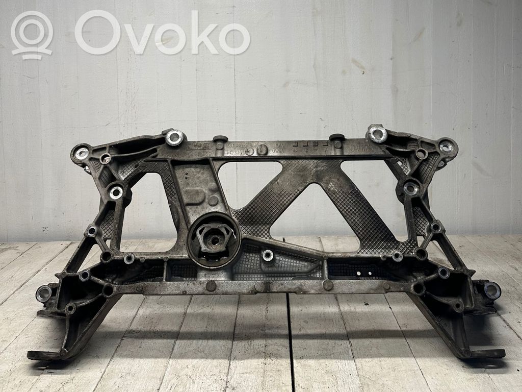 Audi A3 S3 8V Priekinis traversas 