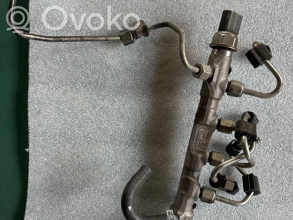 Rozdzielacz paliwa   04L130089F,15110203183,04L130764B