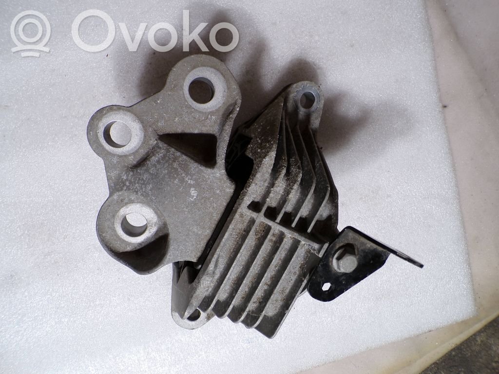 Opel Insignia B Engine mount bracket 