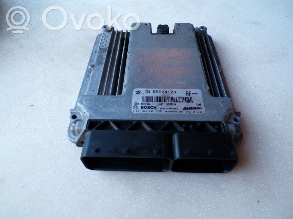 Opel Insignia A Engine control unit/module 
