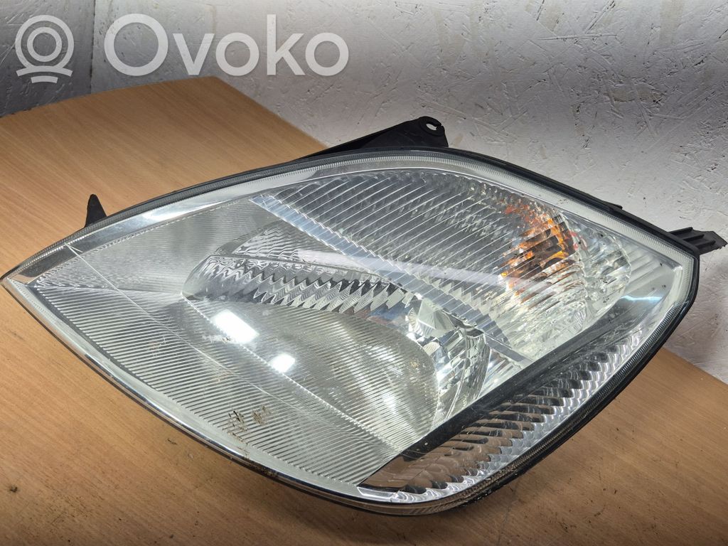 Ford Fiesta Headlight/headlamp 