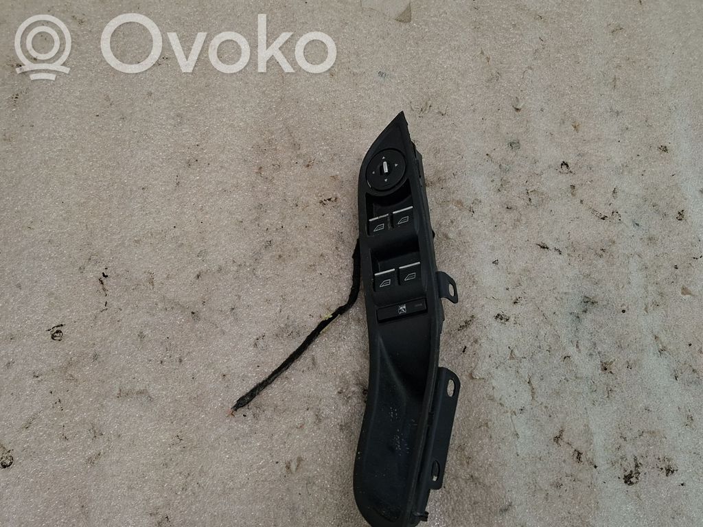 Electric window control switch   AM5T14A132AA