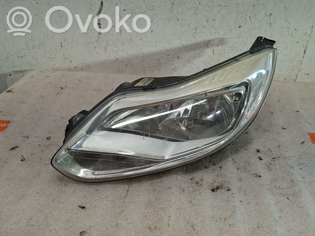 Ford Focus Headlight/headlamp 